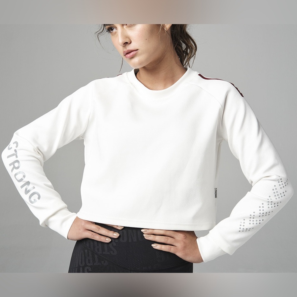 Strong ID Long Sleeve Crop Pullover